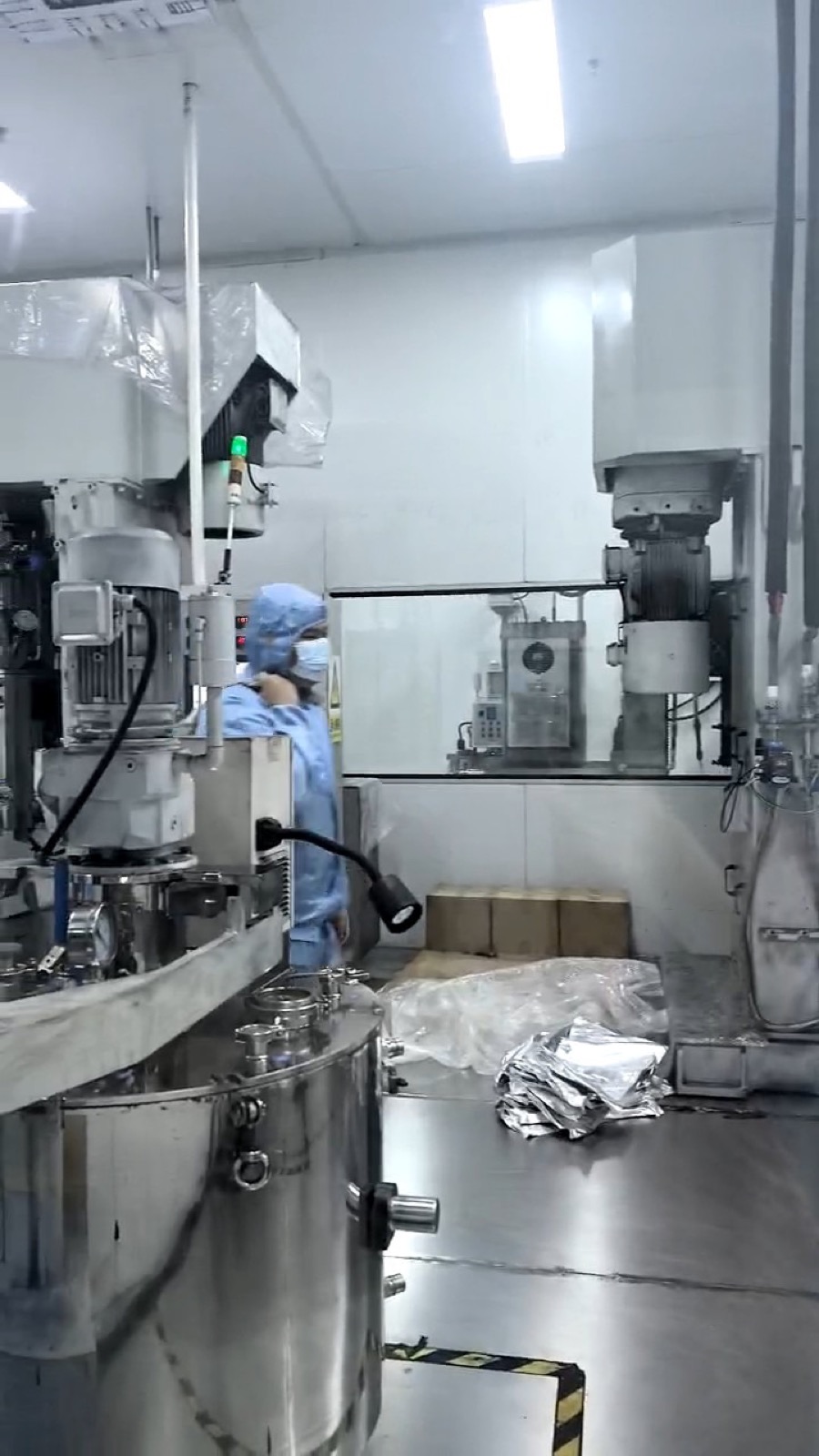 LFPOWER lithium battery material mixing workshop